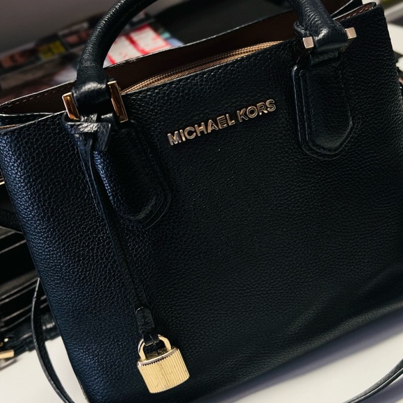 AUTHENTIC MICHAEL KORS LEATHER - Picture 4 of 10